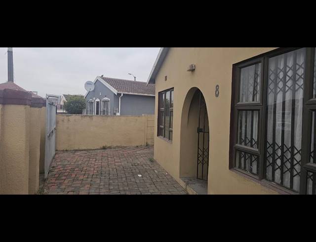 3 BEDROOM HOUSE FOR SALE IN BROWNS FARM
